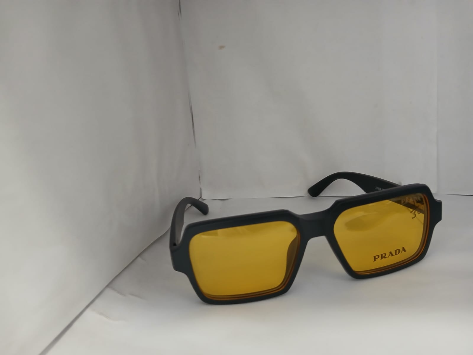 EYEGLASS - Black Thumbnail