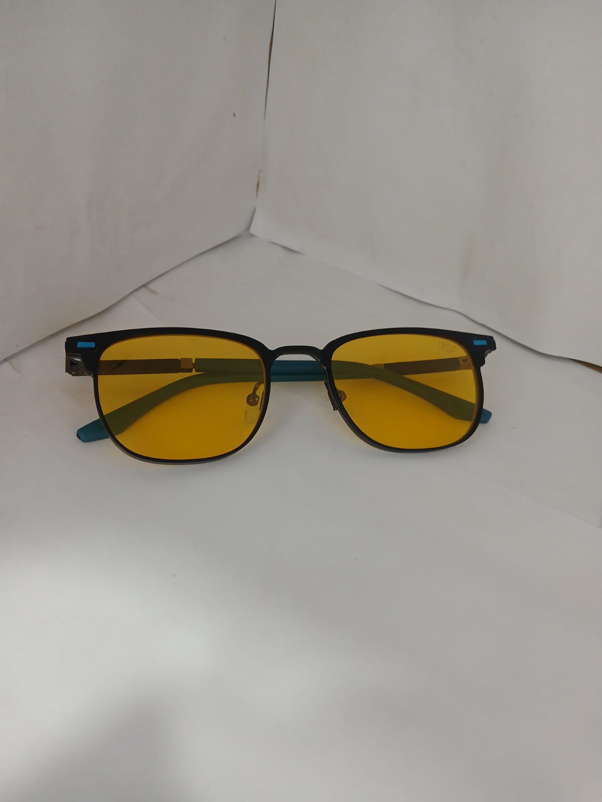 EYEGLASS - Gray Thumbnail