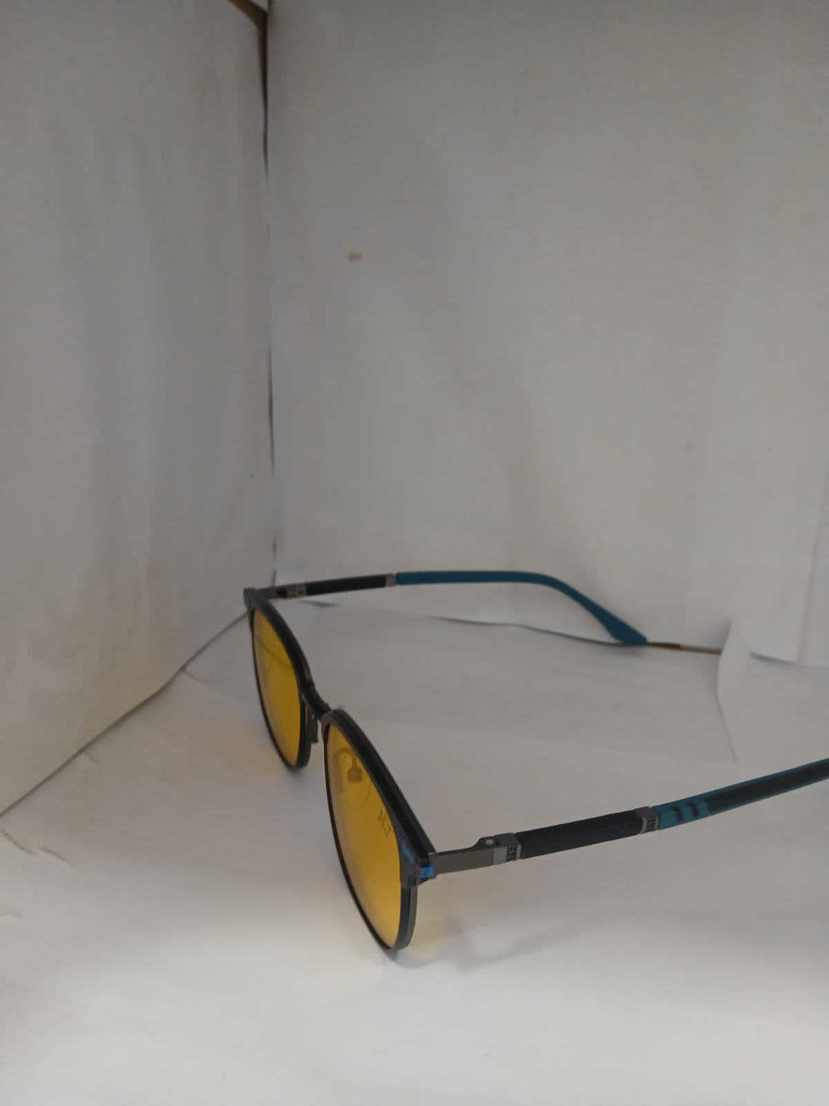 EYEGLASS - Gray Thumbnail