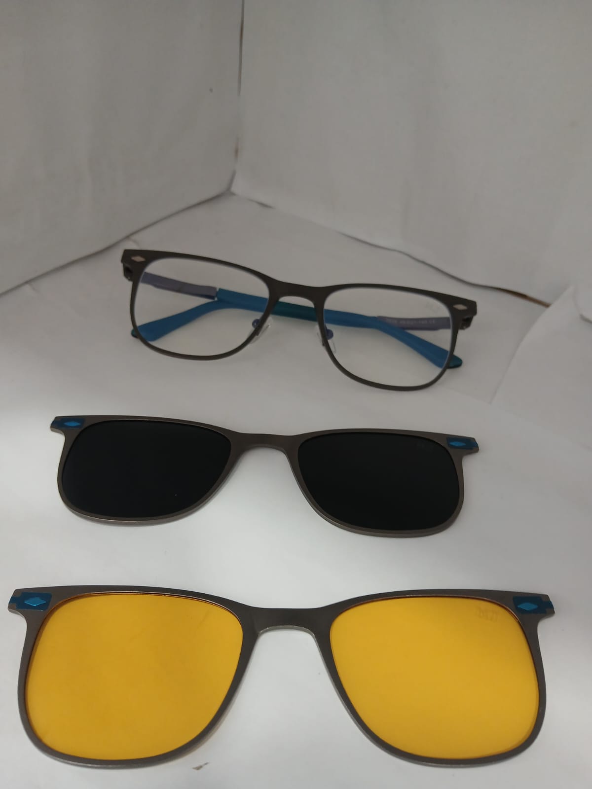 EYEGLASS