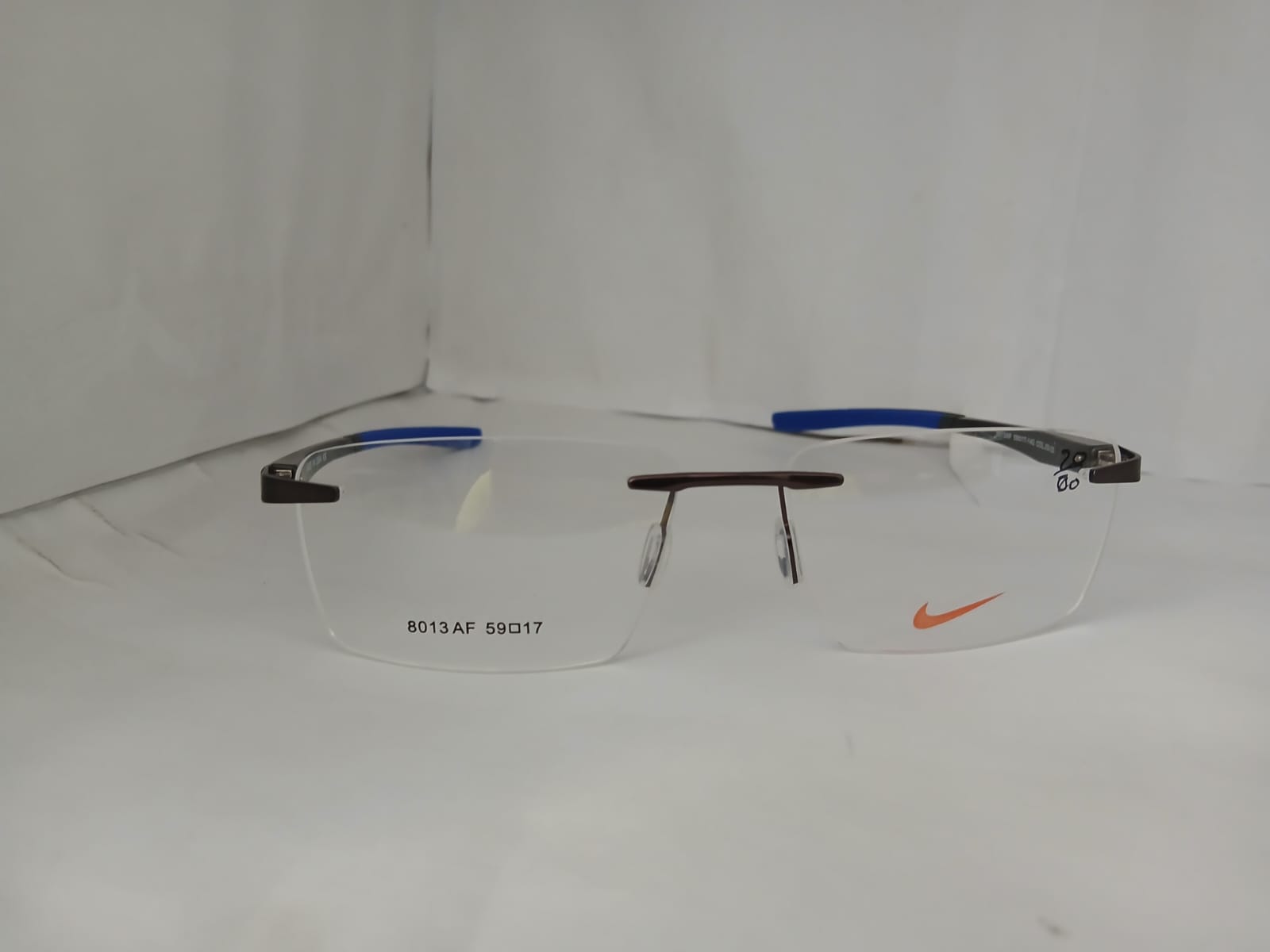 EYEGLASS