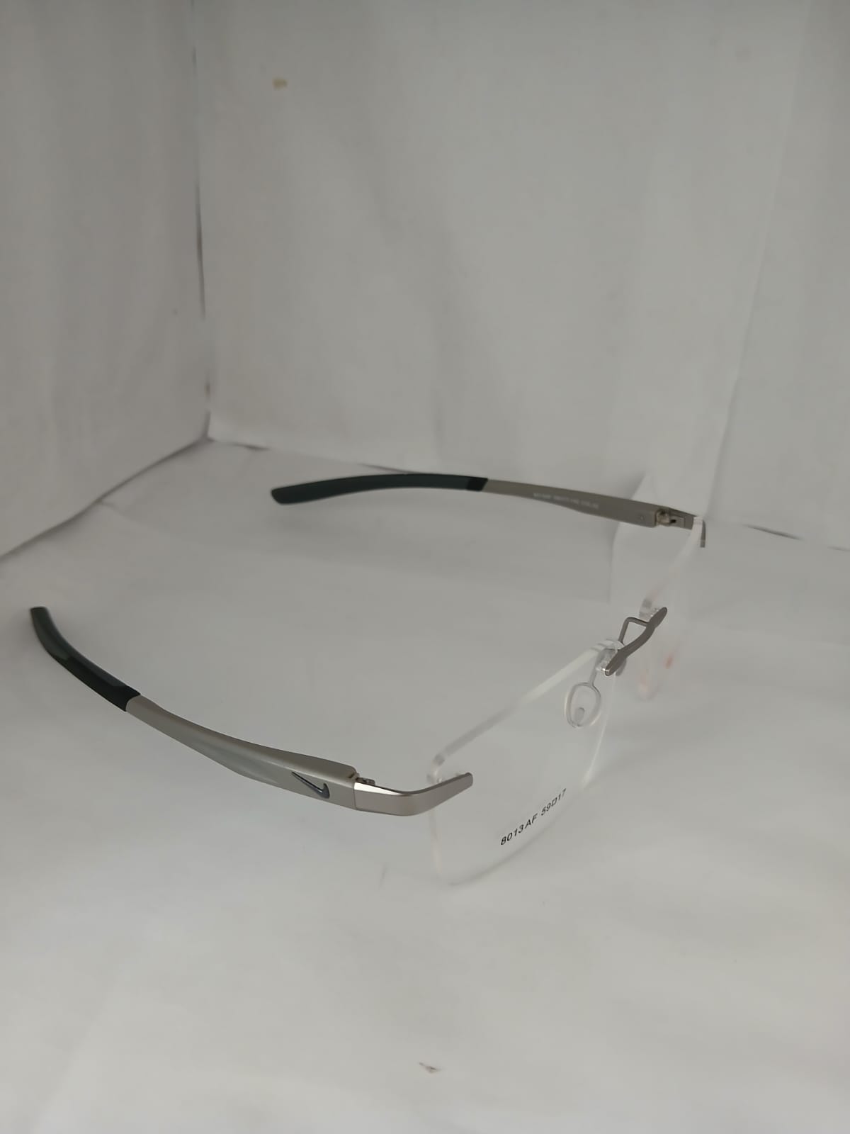 EYEGLASS - Gray Thumbnail