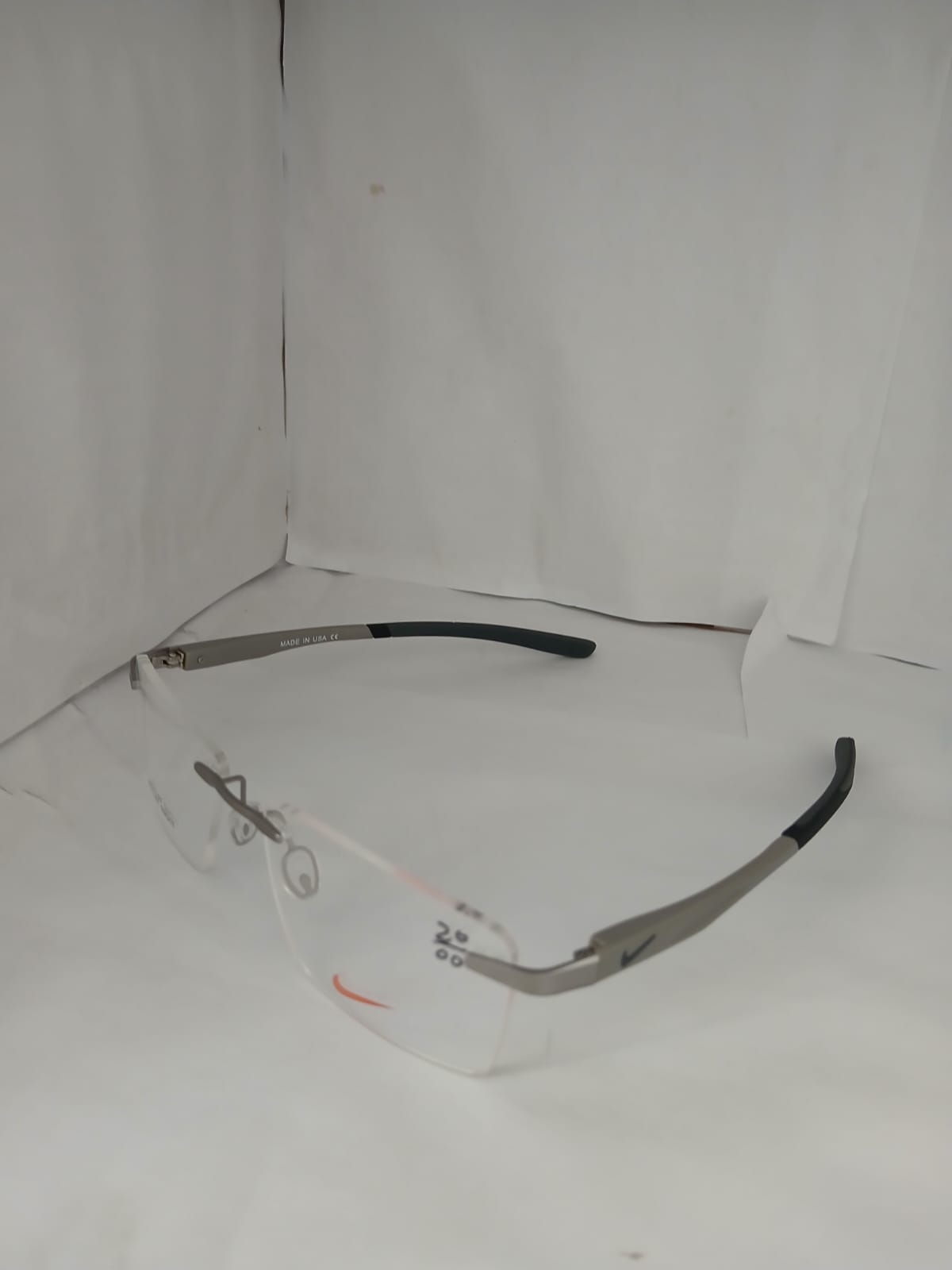 EYEGLASS - Gray Thumbnail