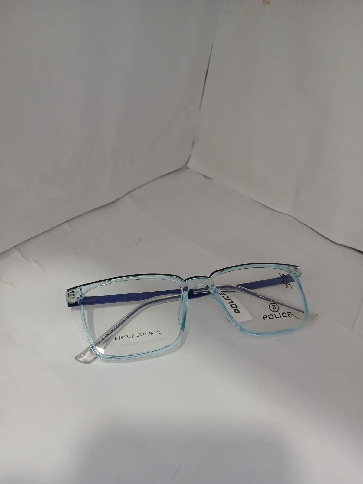 EYEGLASS