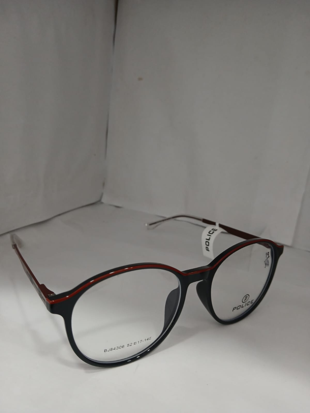 EYEGLASS - BLACK