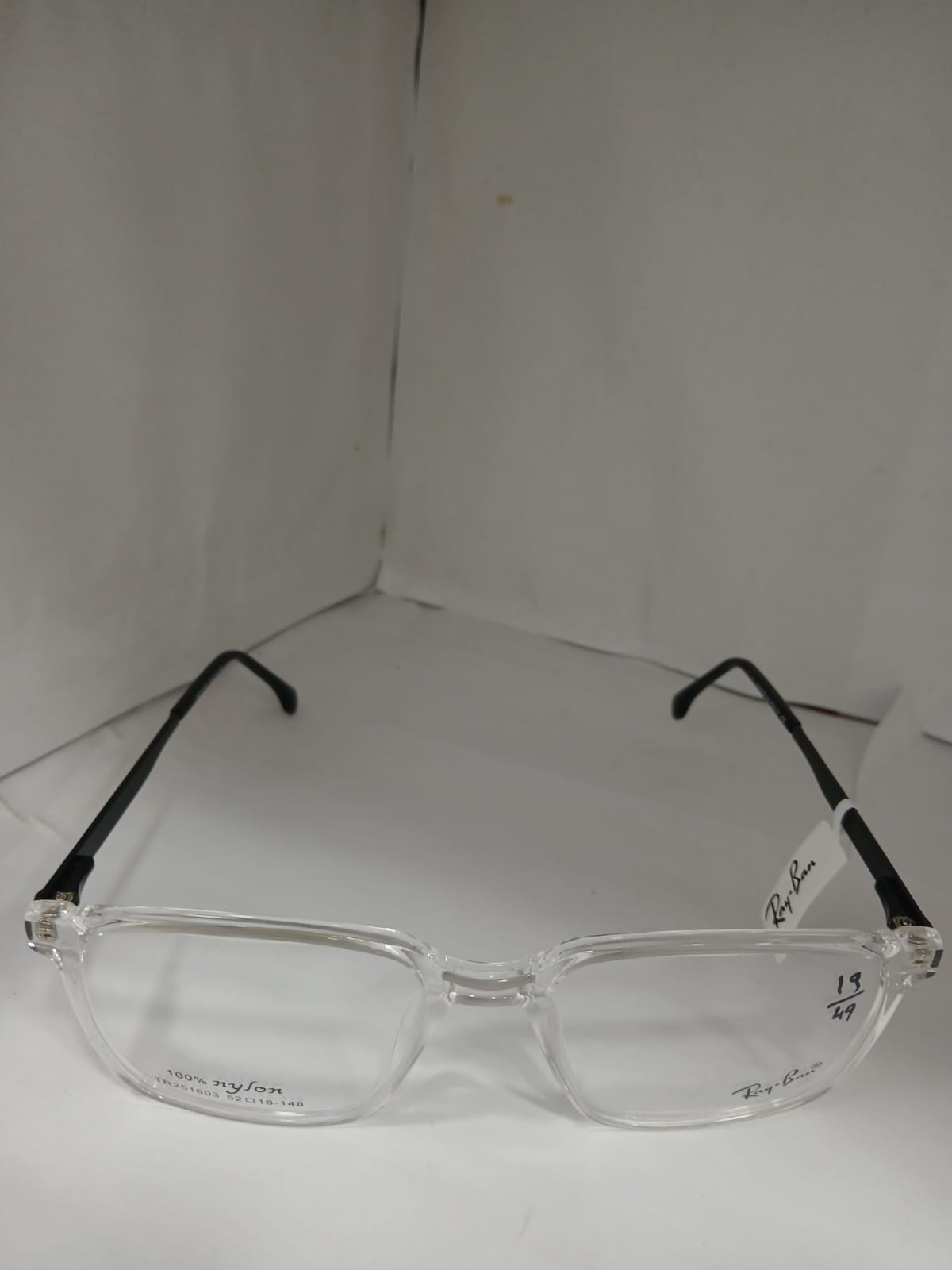 EYEGLASS - White