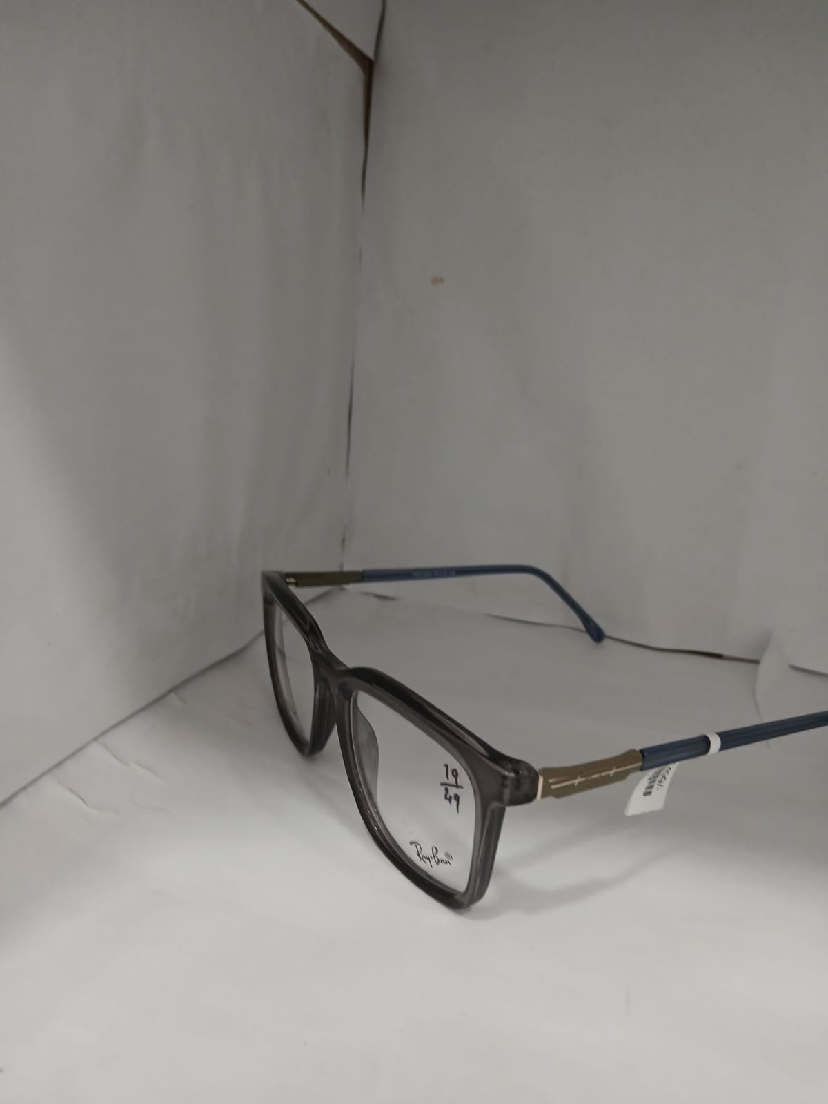 EYEGLASS - GRAY Thumbnail