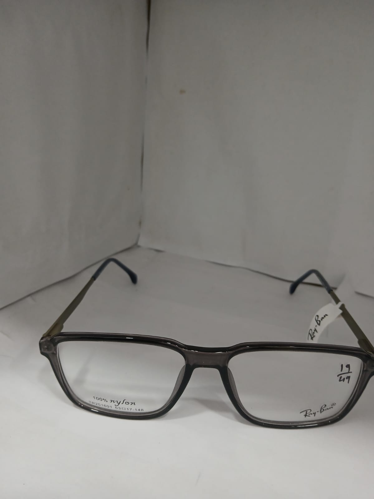 EYEGLASS - Gray Thumbnail