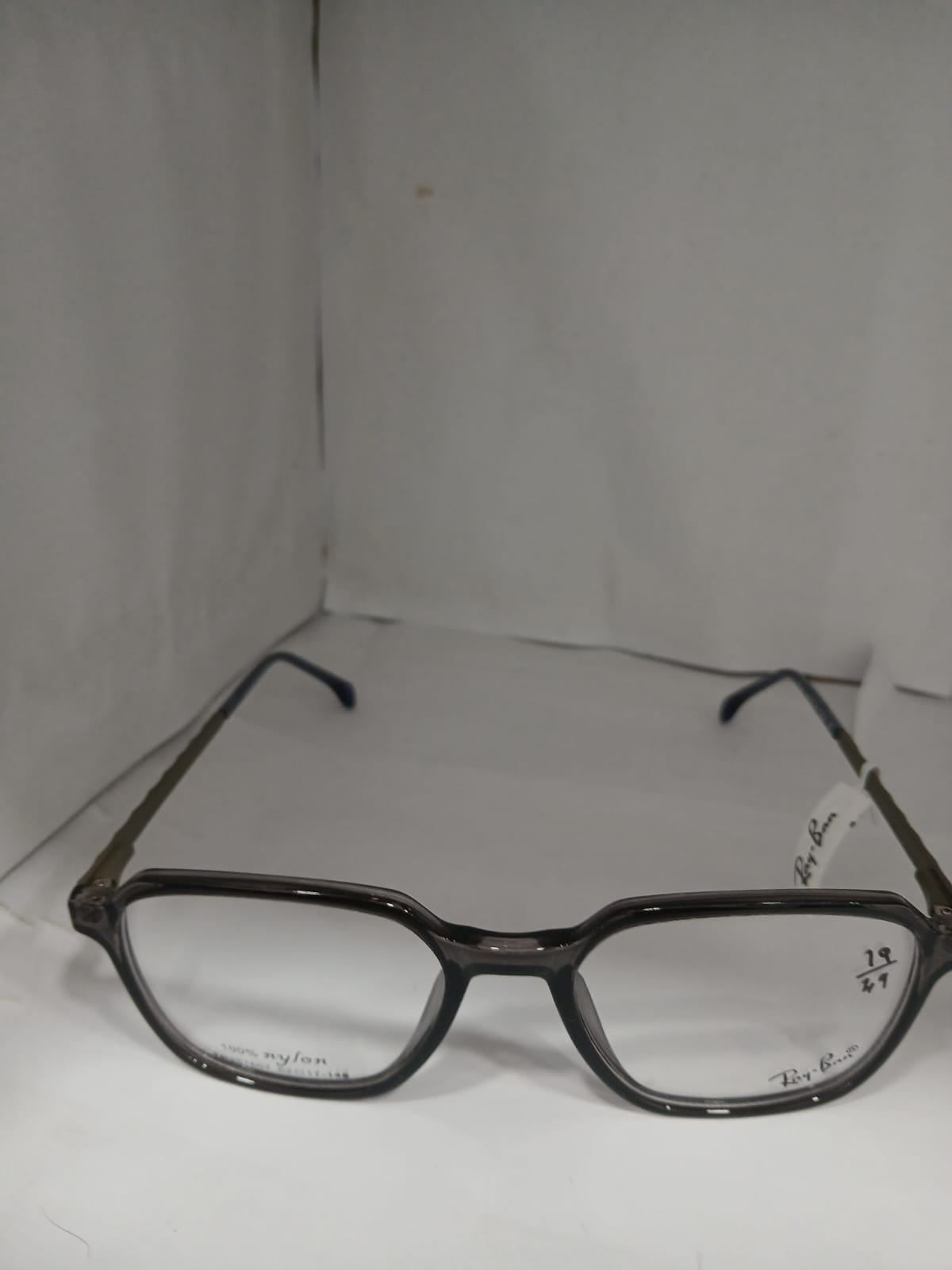 EYEGLASS