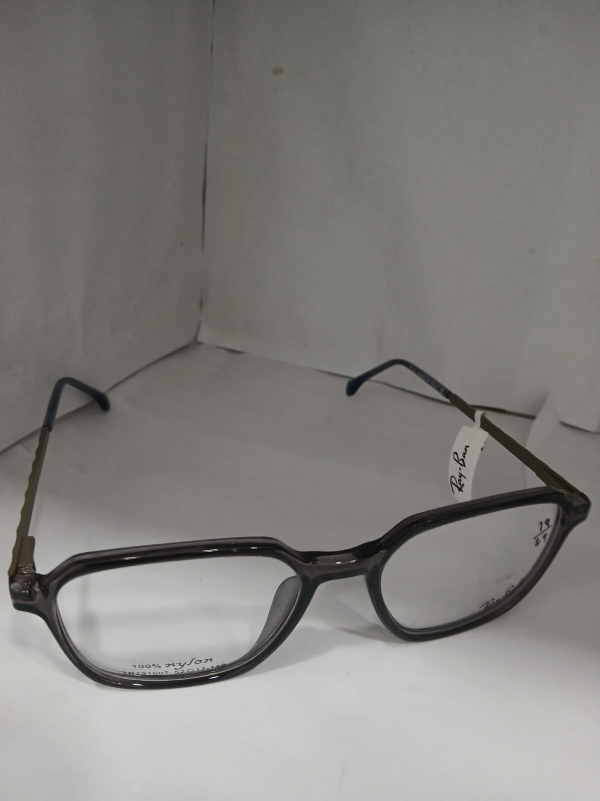 EYEGLASS - BLACK