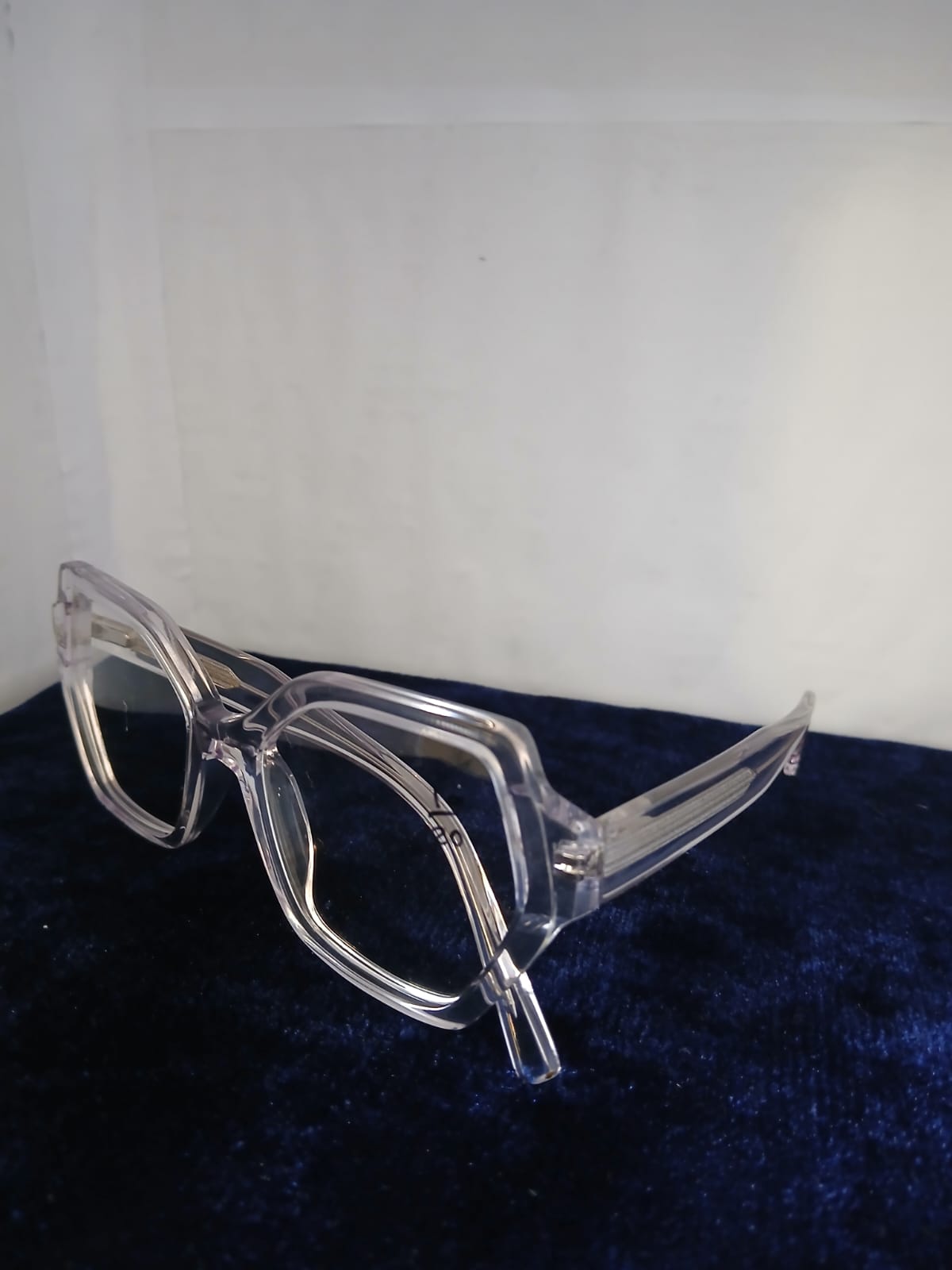 EYEGLASS