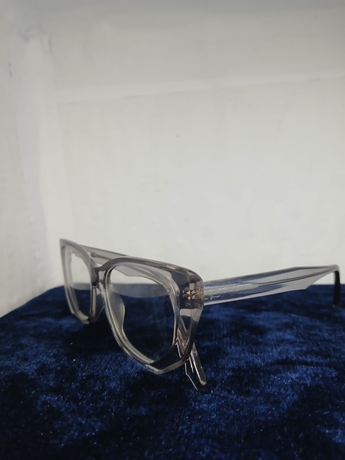 EYEGLASS - GRAY Thumbnail
