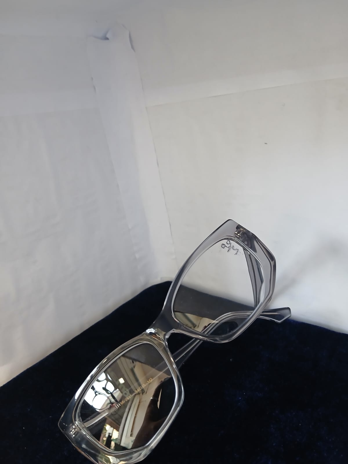 EYEGLASS - GRAY Thumbnail