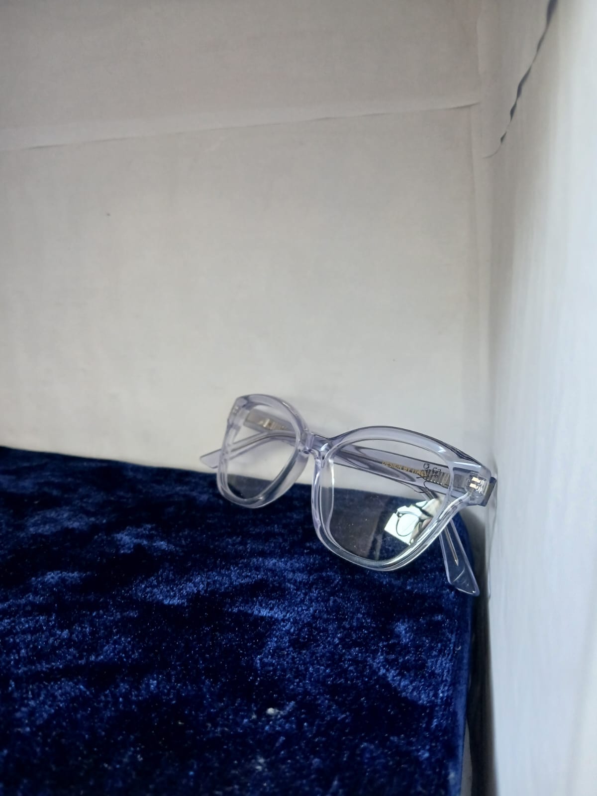 EYEGLASS