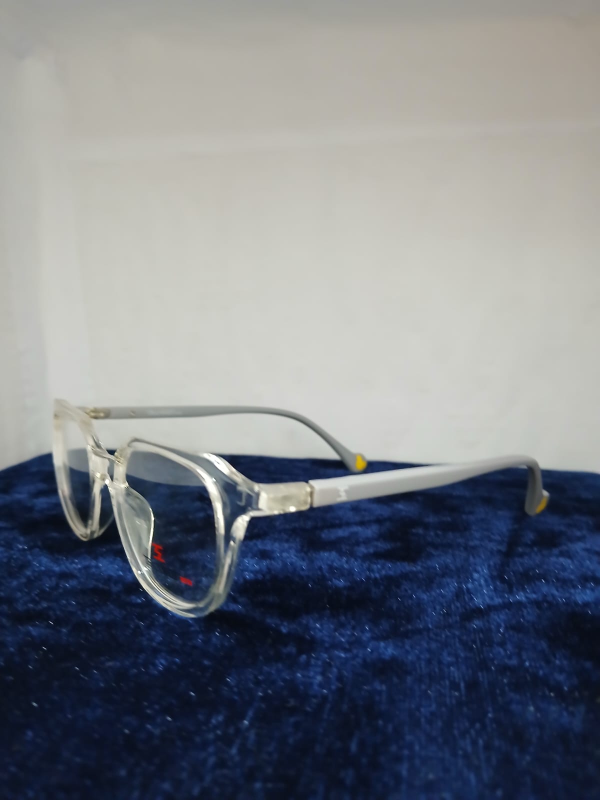 EYEGLASS - White Thumbnail