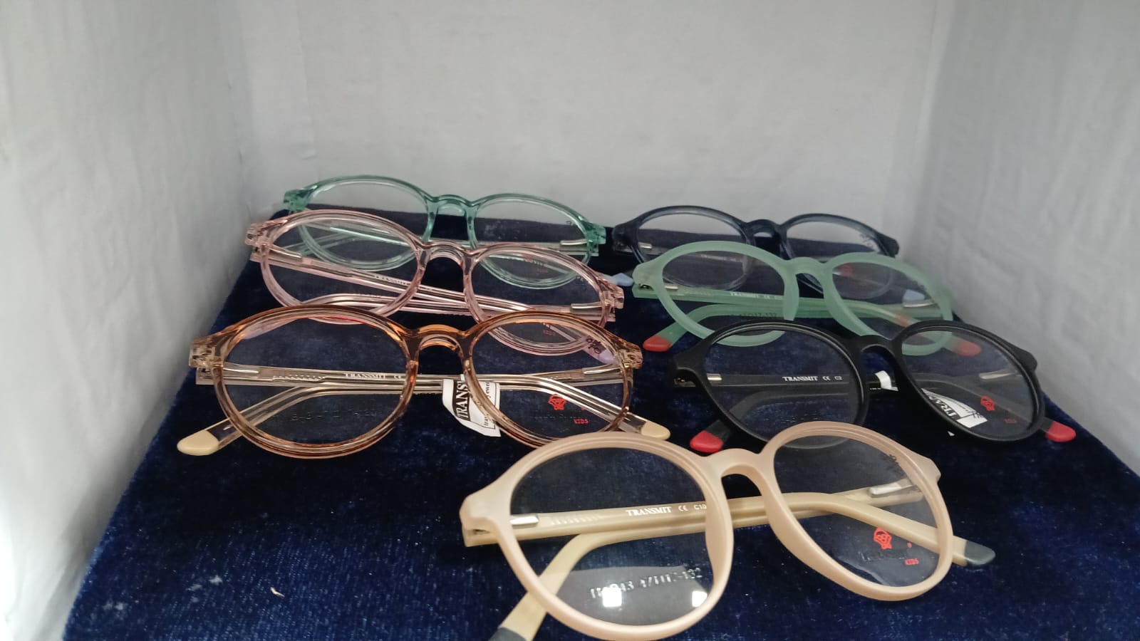 EYEGLASS