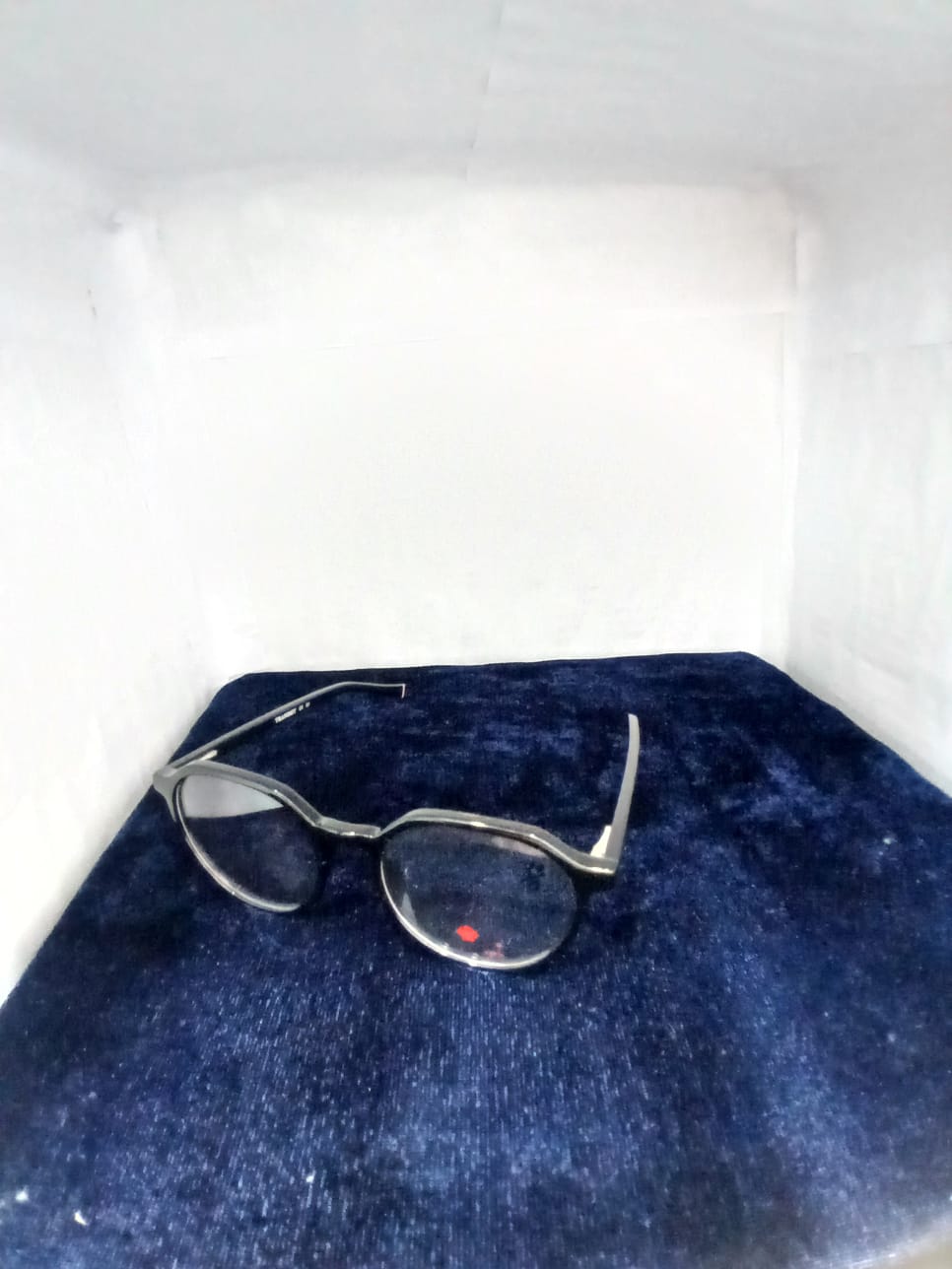 EYEGLASS