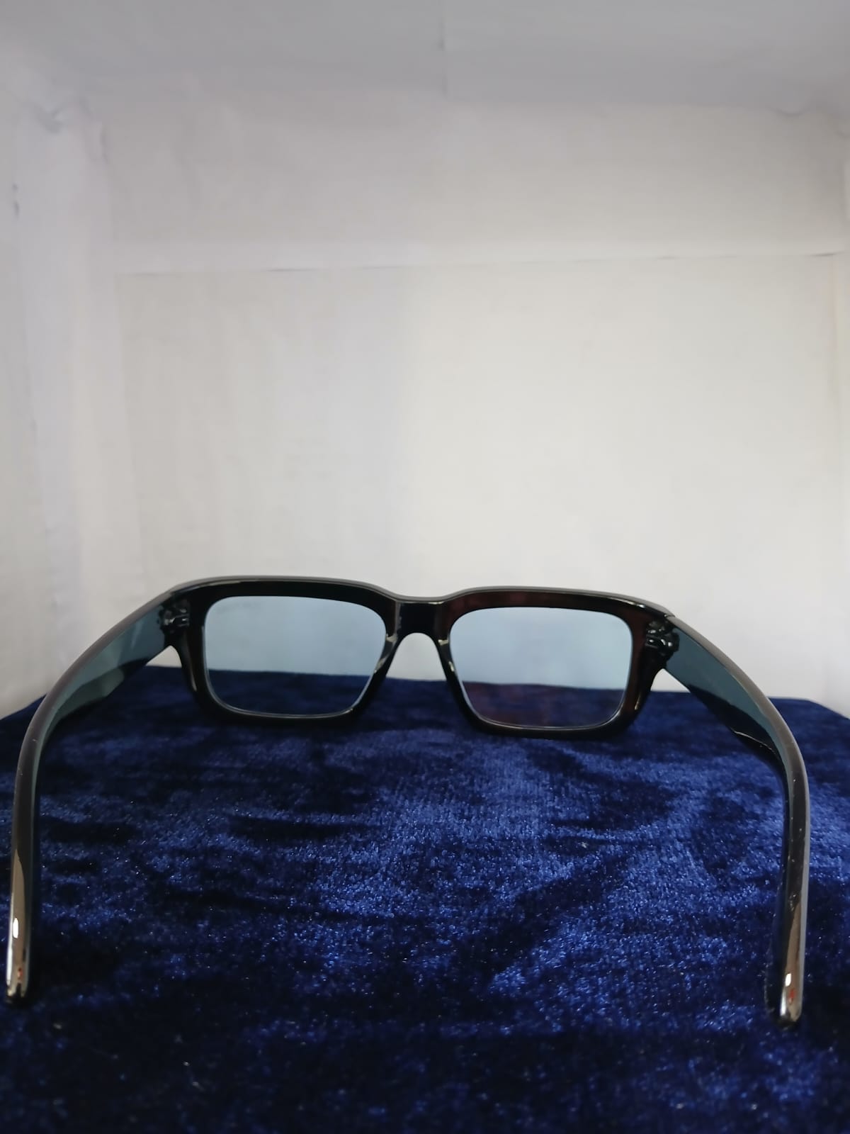 sunglasses - Black Thumbnail