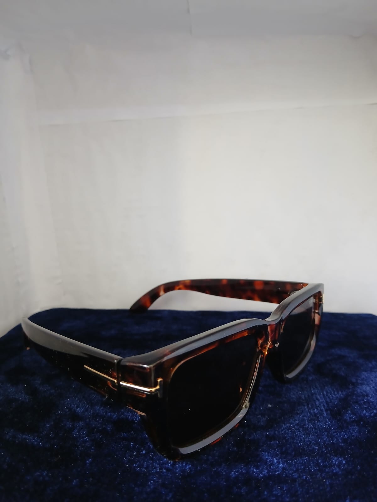 sunglasses - Black Thumbnail