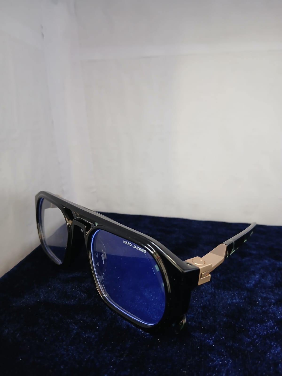 sunglasses - Black Thumbnail