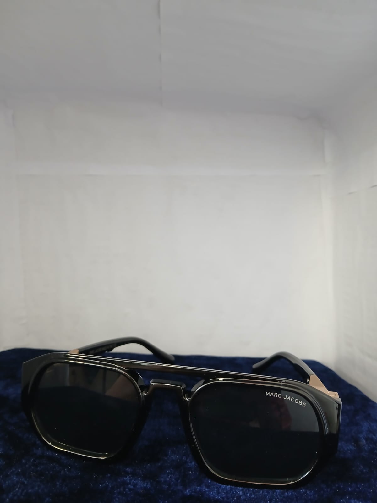 sunglasses - Black Thumbnail