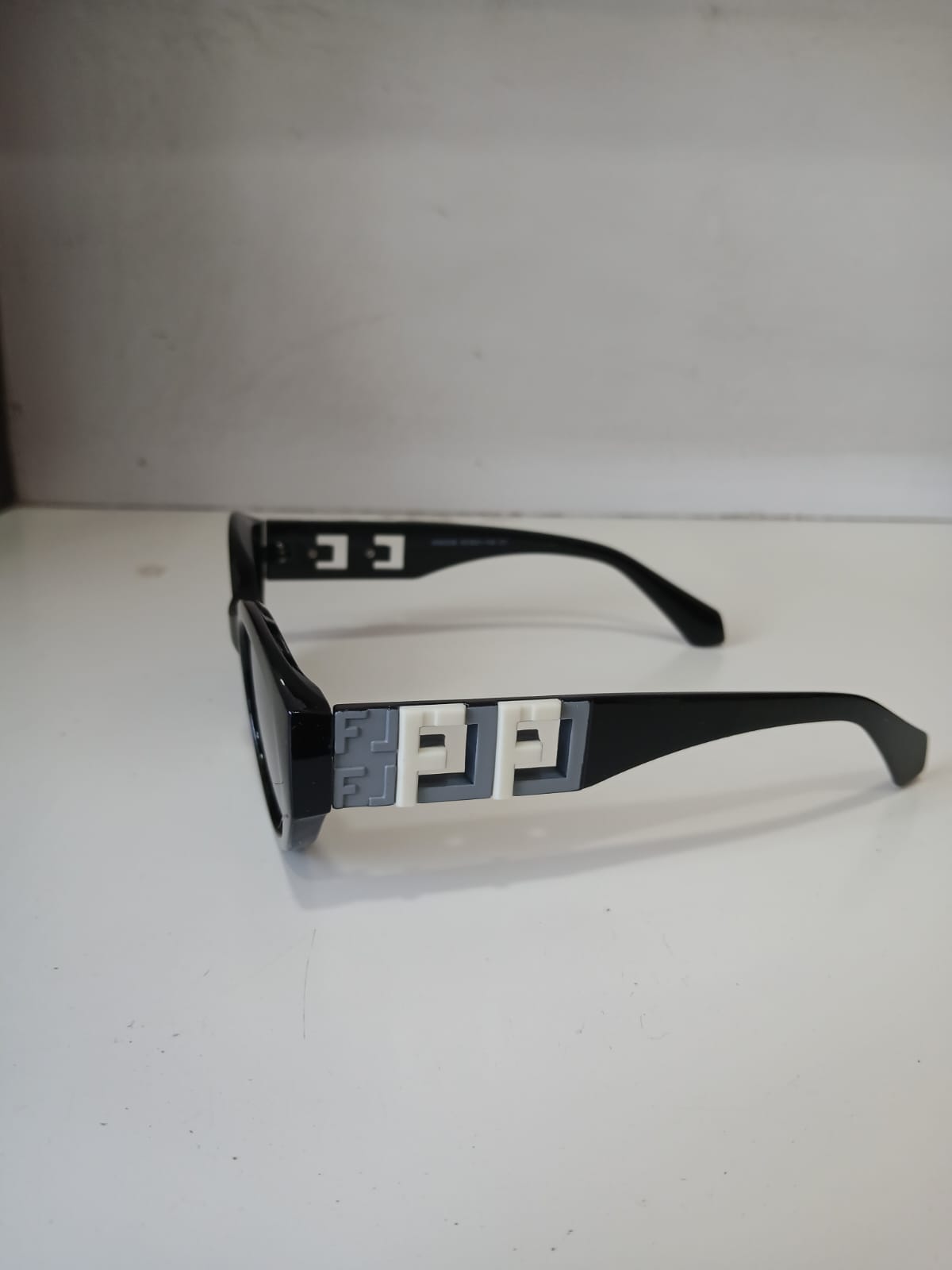 sunglasses - Black Thumbnail