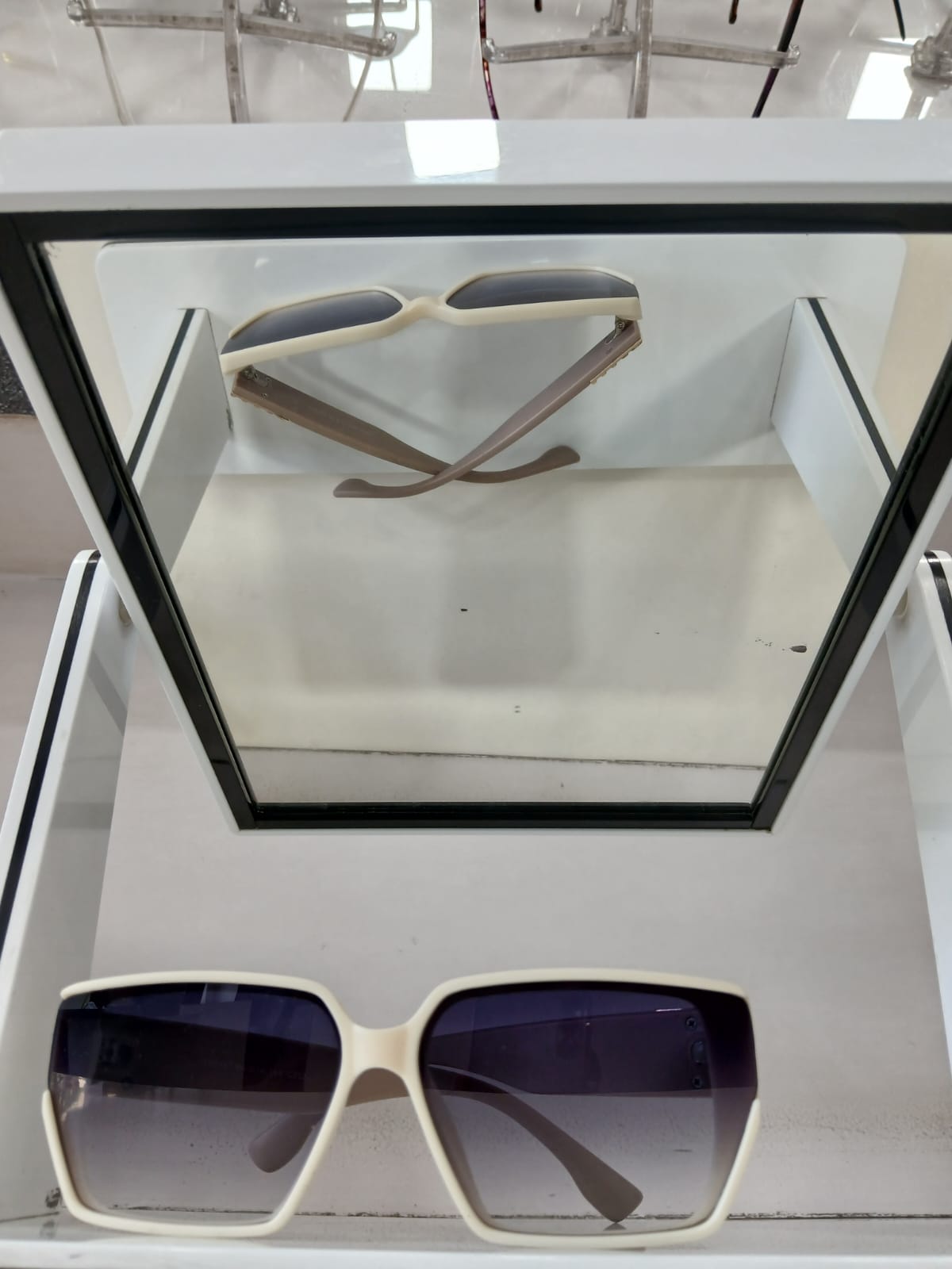 sunglasses - White Thumbnail