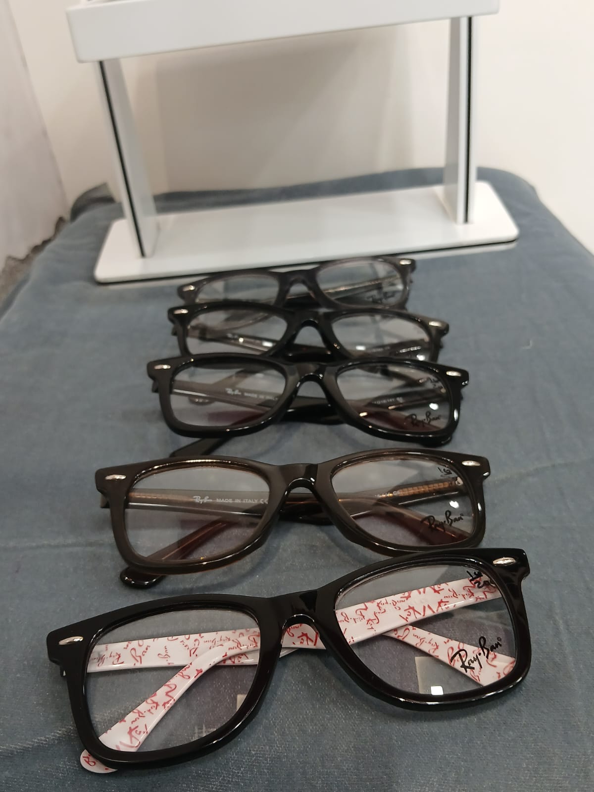EYEGLASS