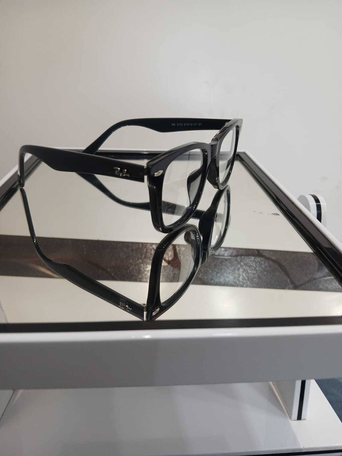EYEGLASS - Black Thumbnail