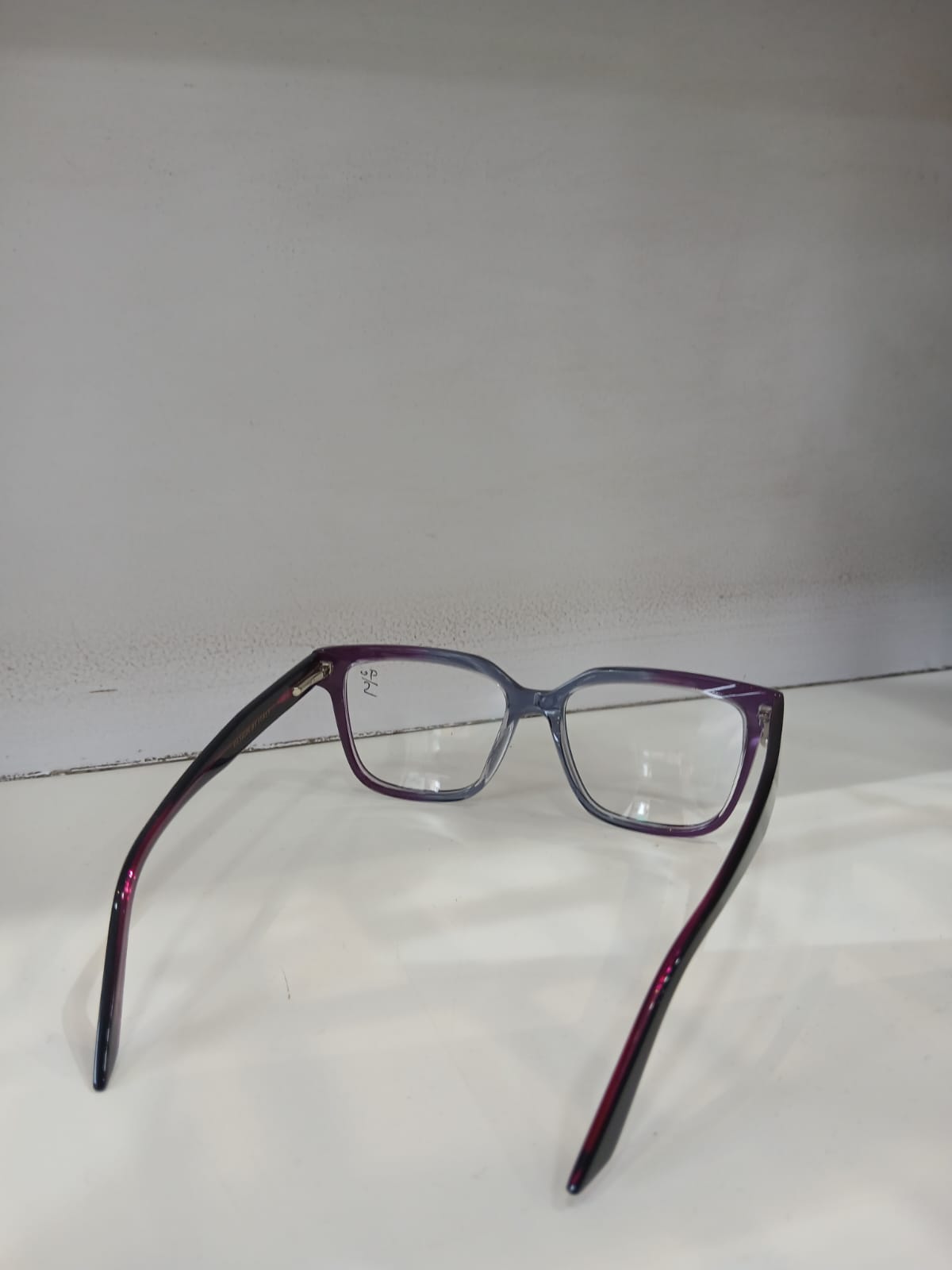 EYEGLASS - Gray Thumbnail