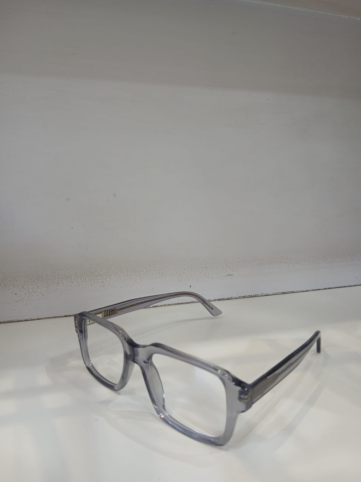 EYEGLASS - Gray Thumbnail