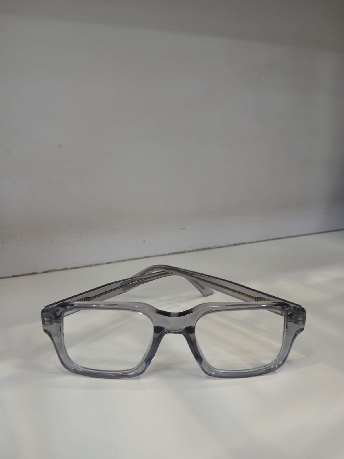 EYEGLASS - Gray Thumbnail