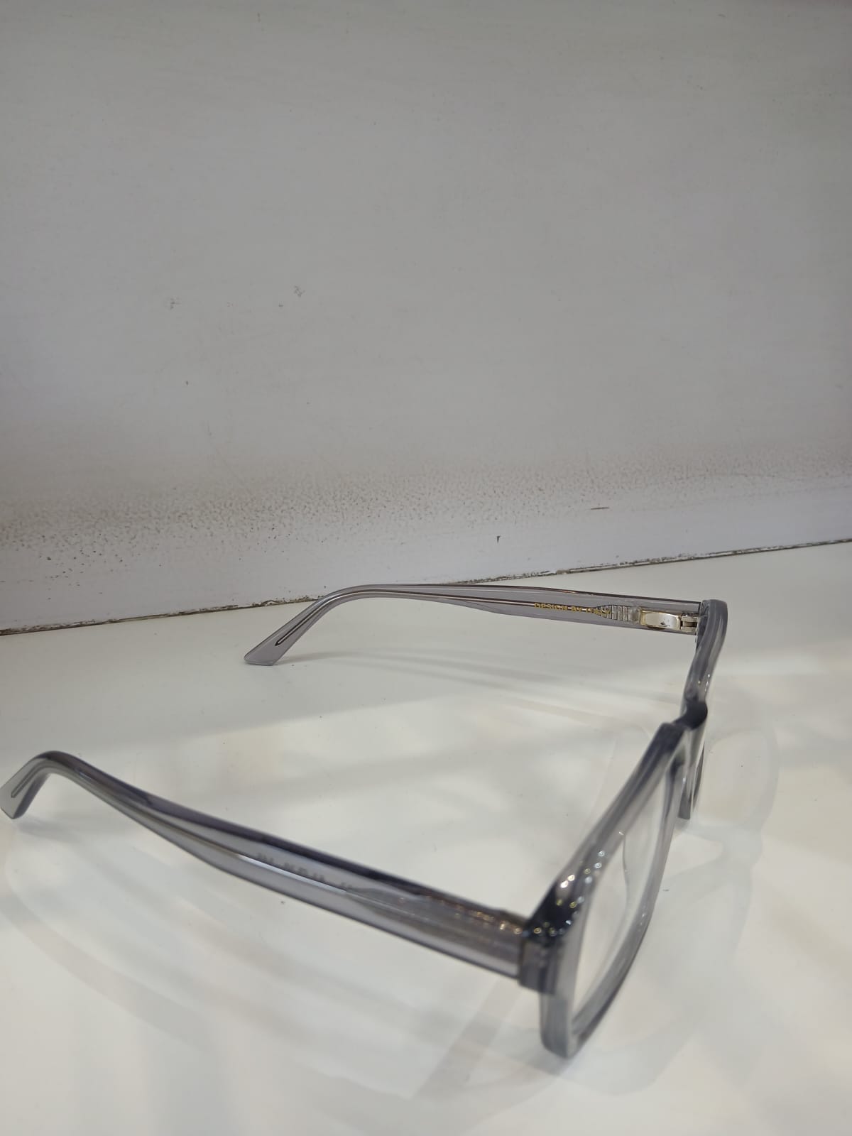 EYEGLASS - Gray Thumbnail