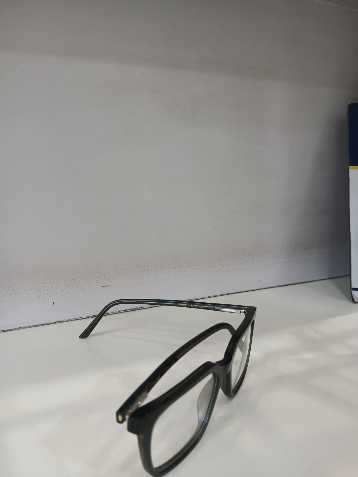 EYEGLASS - Black