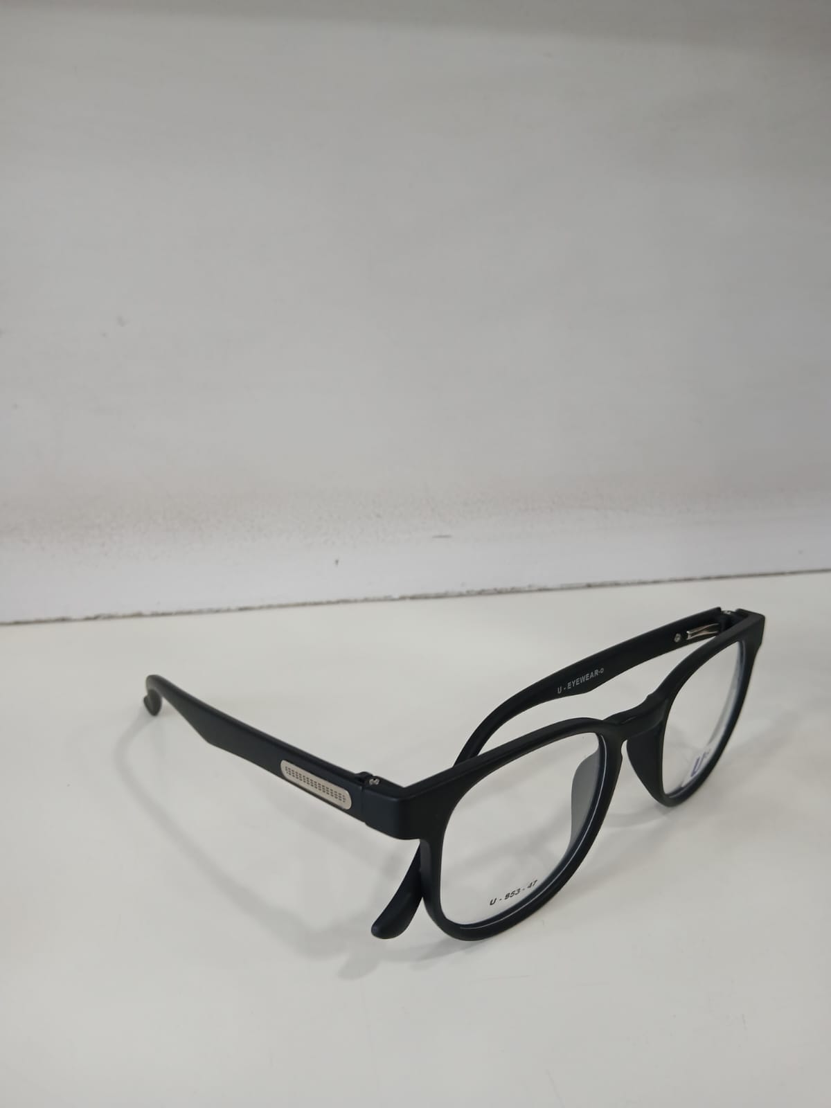 EYEGLASS - Black