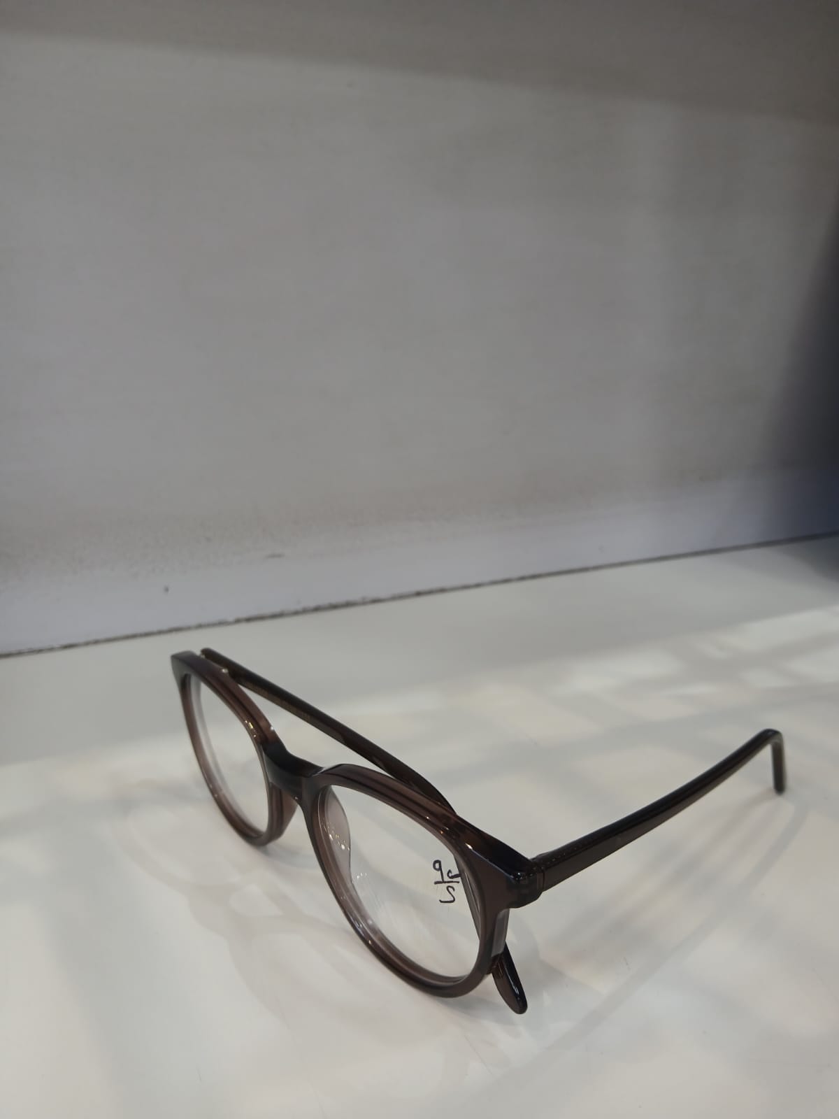 EYEGLASS - Brown