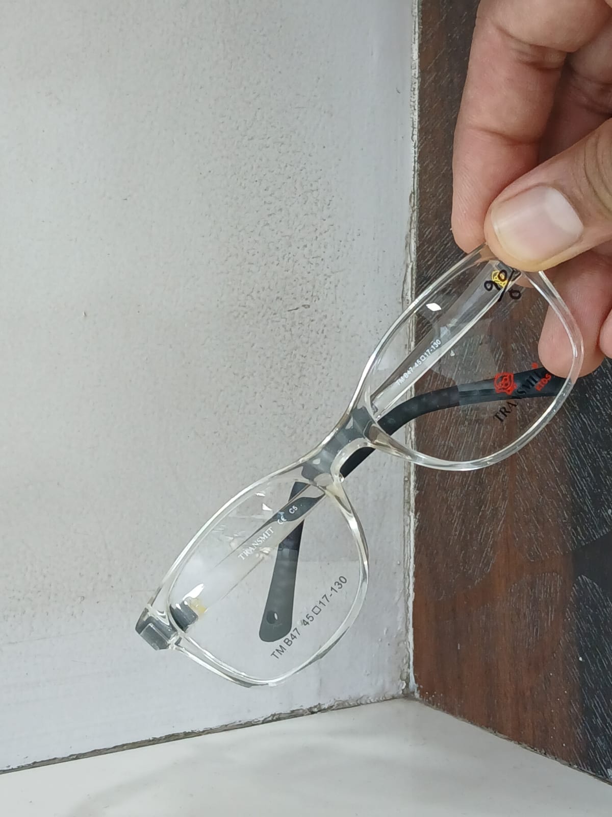 EYEGLASS - White Thumbnail
