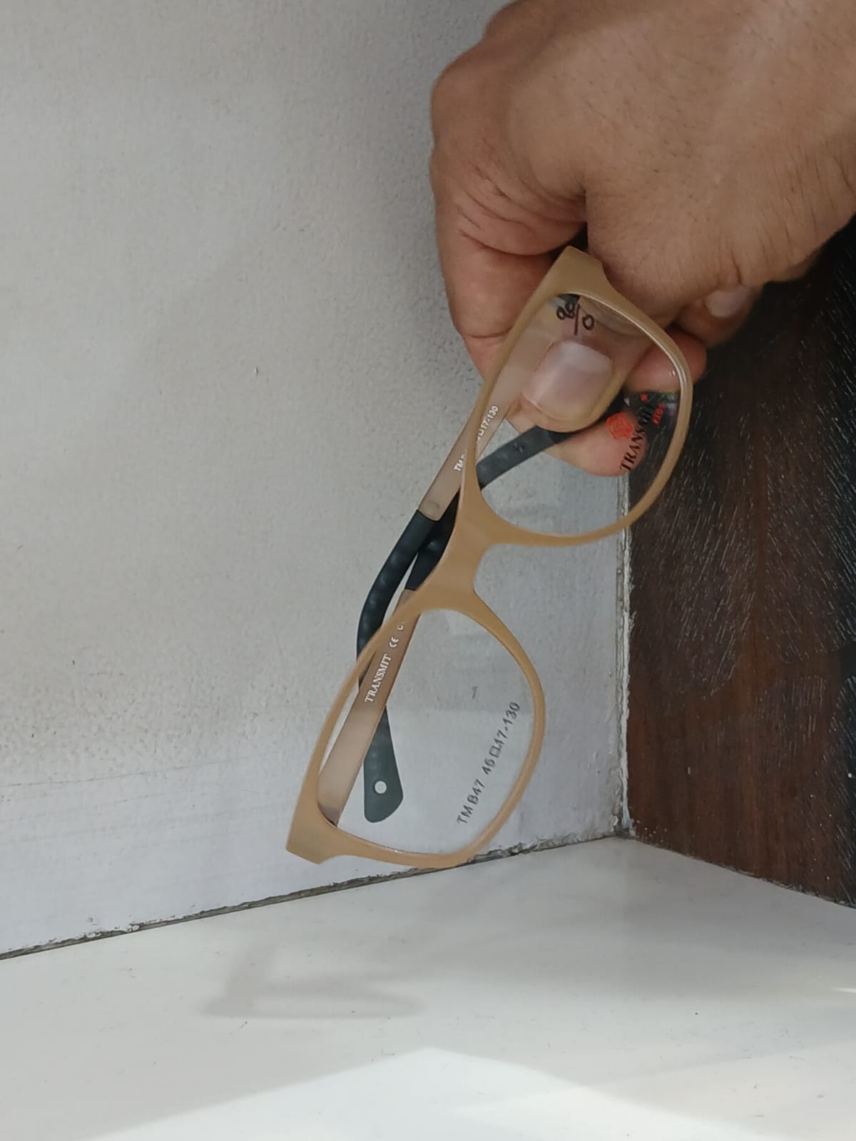 EYEGLASS - Tan Thumbnail