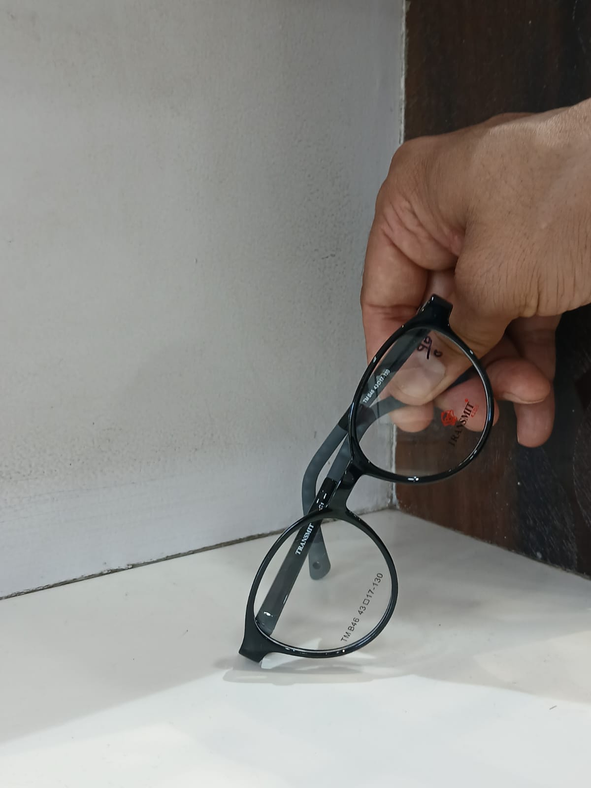 EYEGLASS - Black Thumbnail