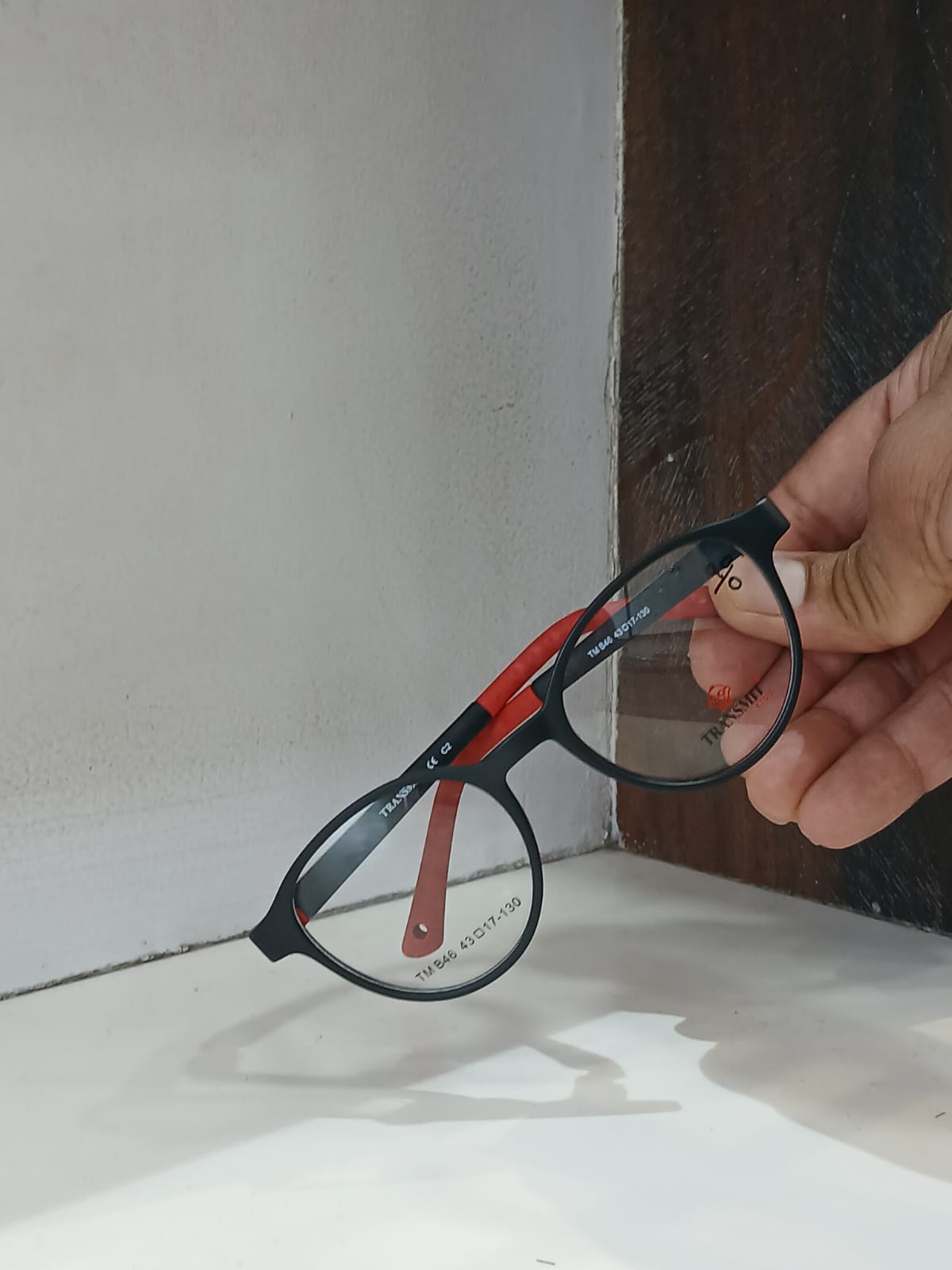 EYEGLASS - Black Thumbnail