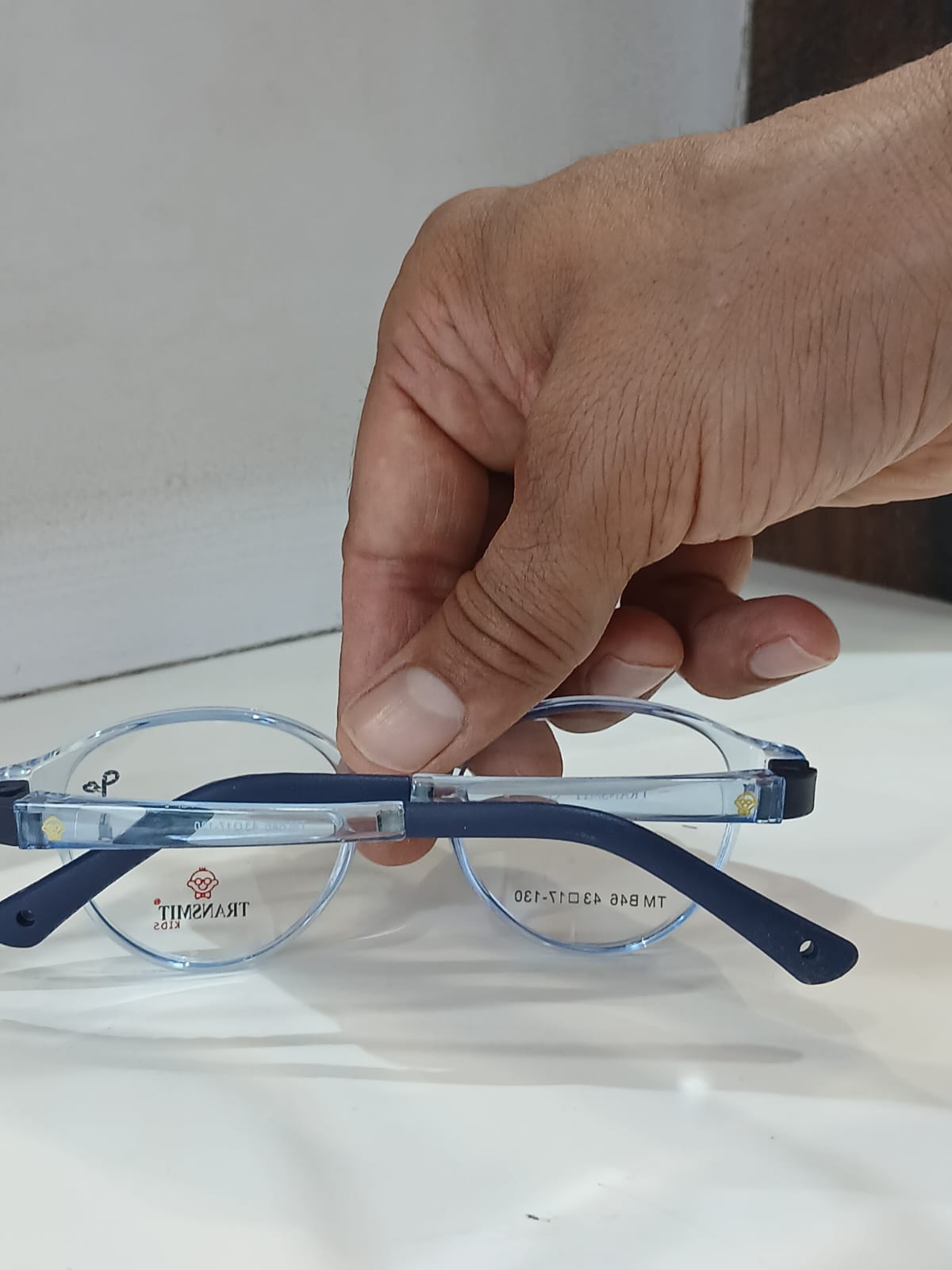 EYEGLASS - Blue Thumbnail