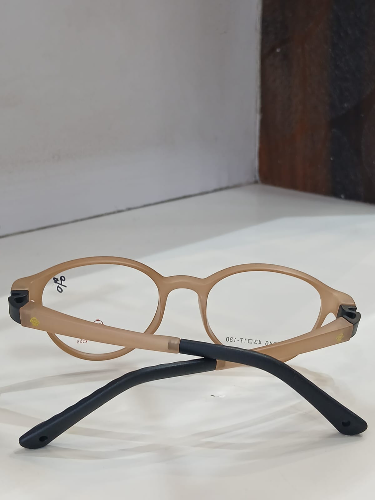 EYEGLASS - Tan Thumbnail