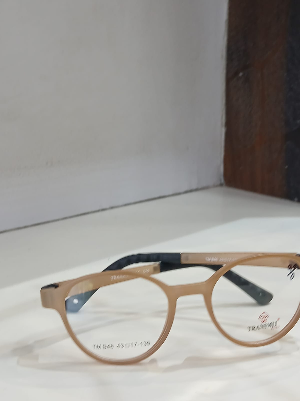 EYEGLASS - Tan Thumbnail
