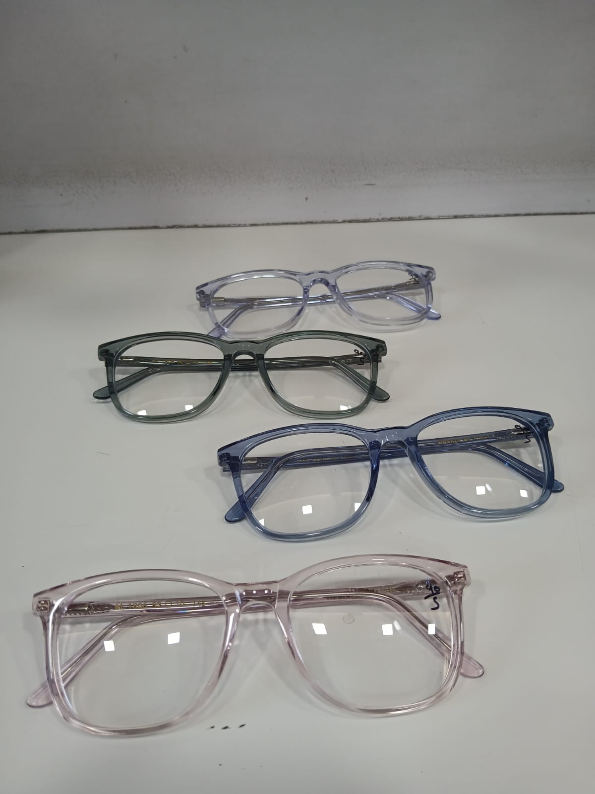 EYEGLASS