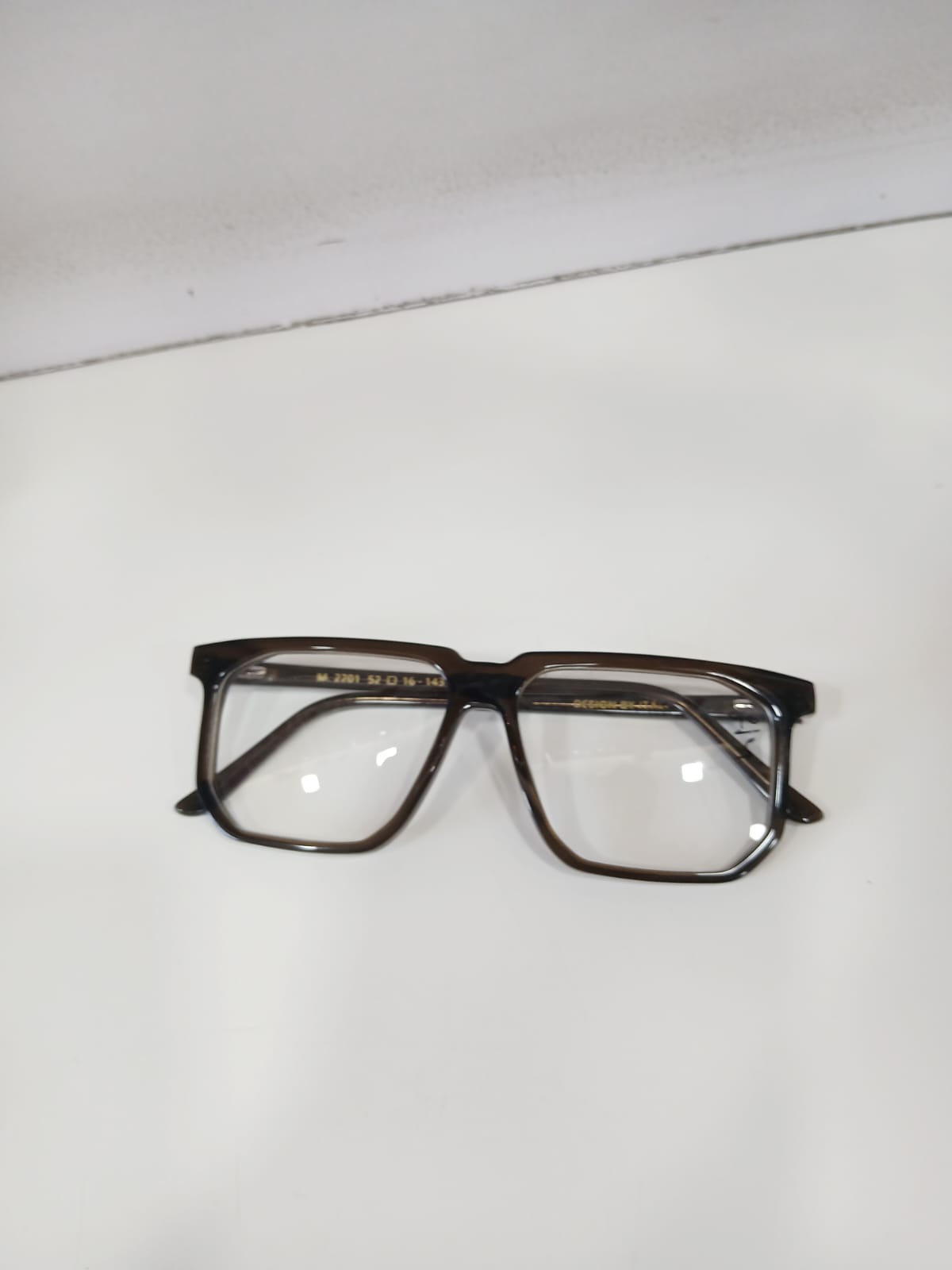 EYEGLASS - Brown