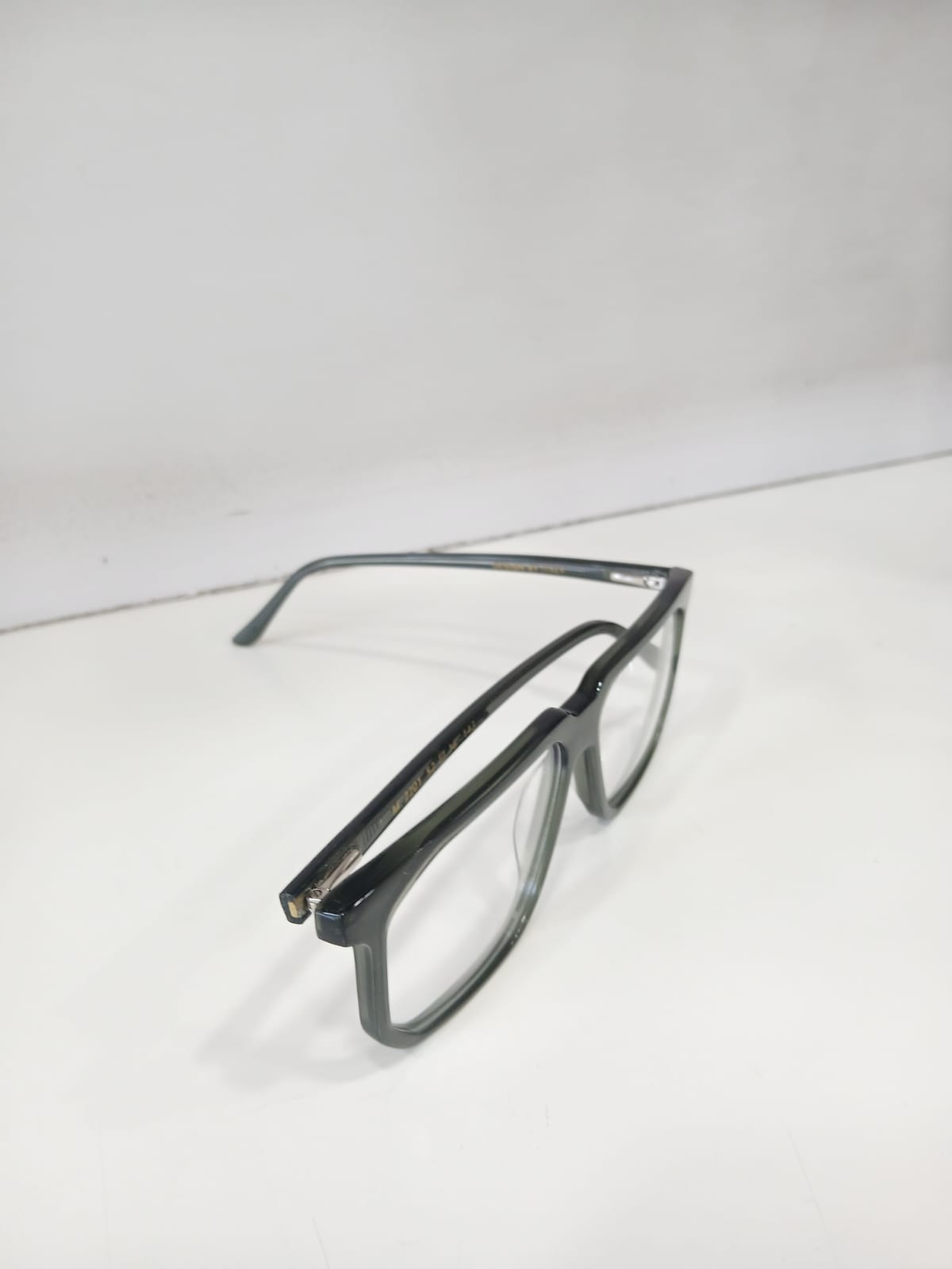 EYEGLASS - Black Thumbnail