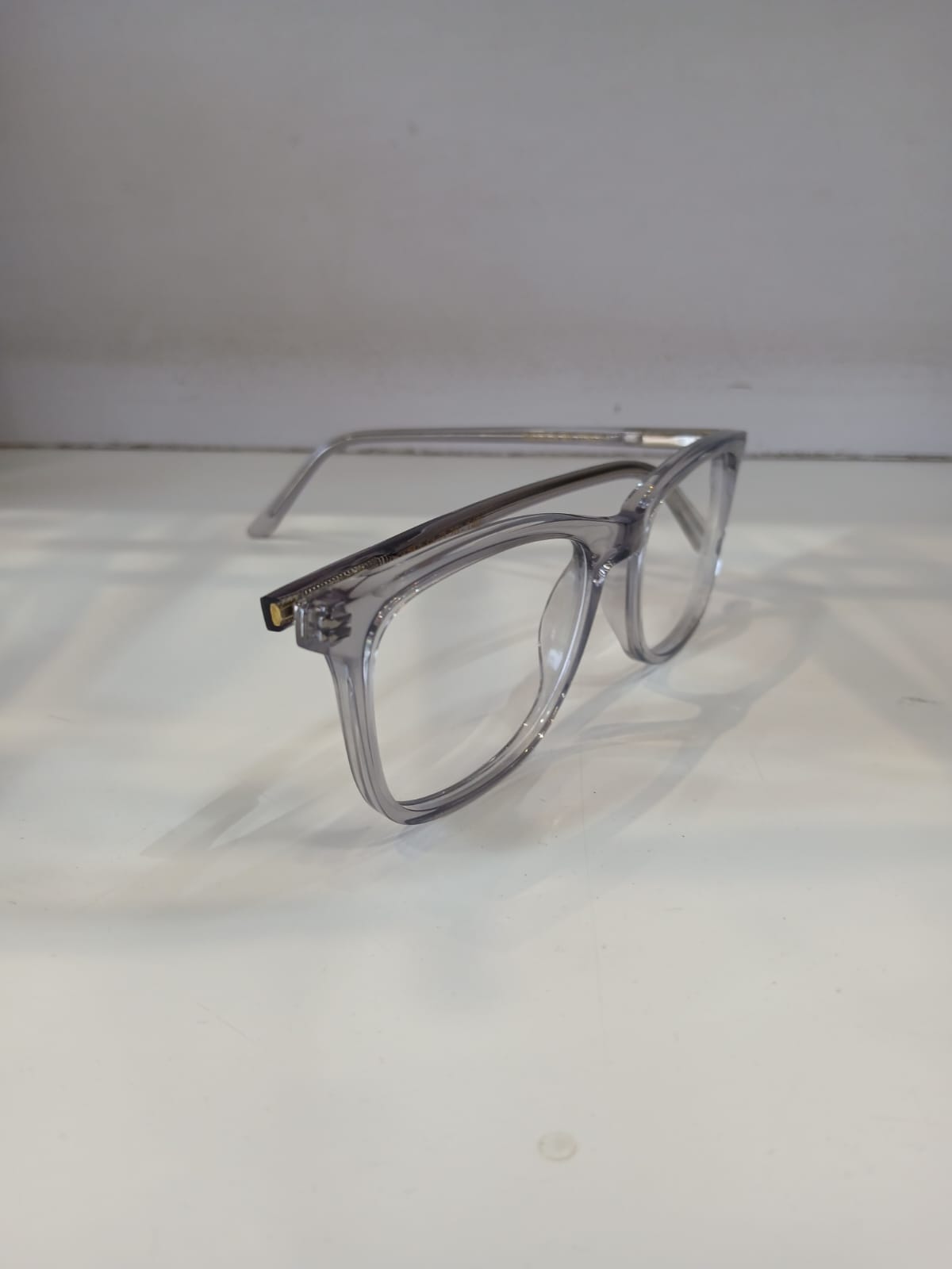 EYEGLASS - Gray Thumbnail