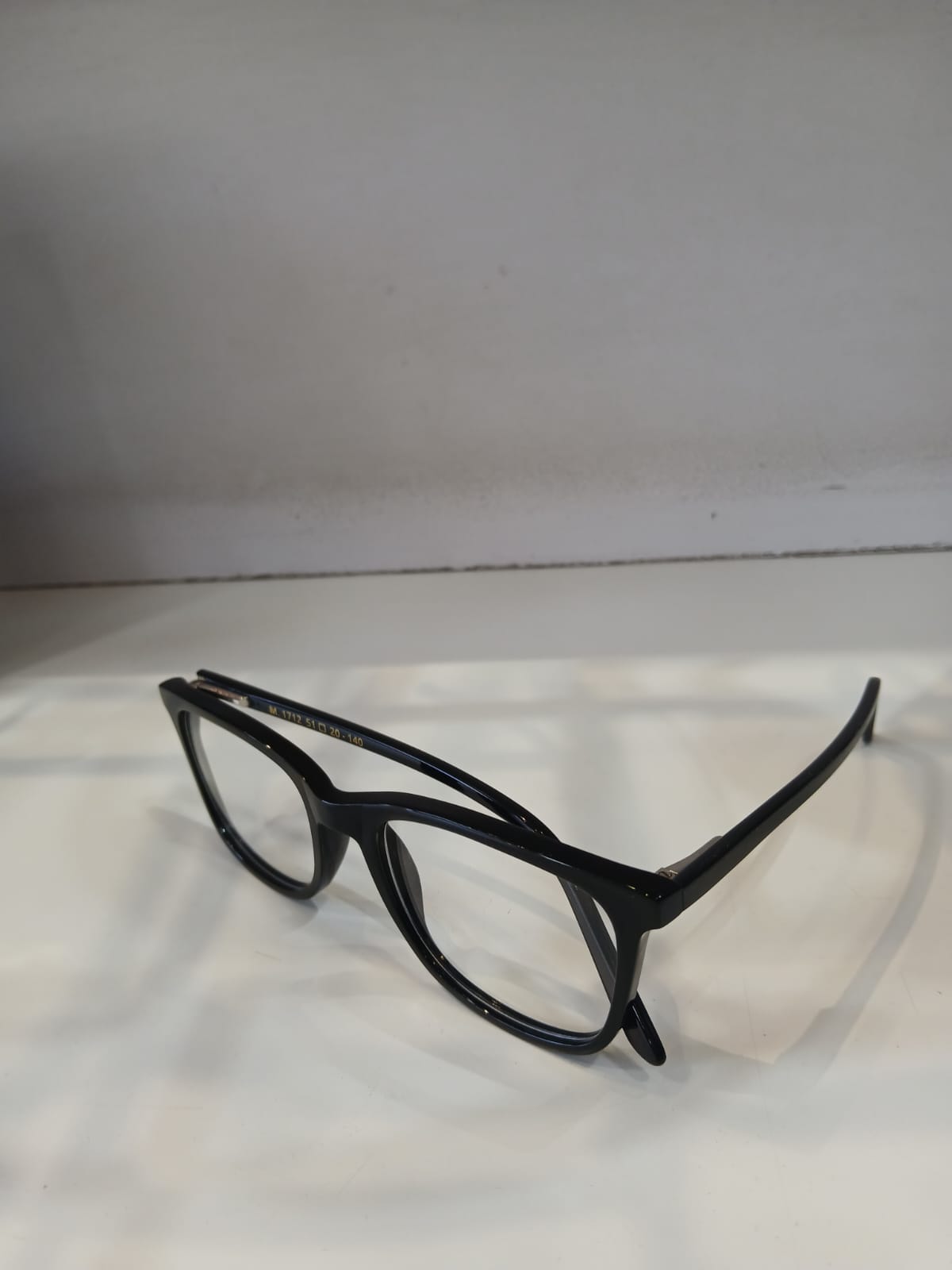EYEGLASS - Black Thumbnail