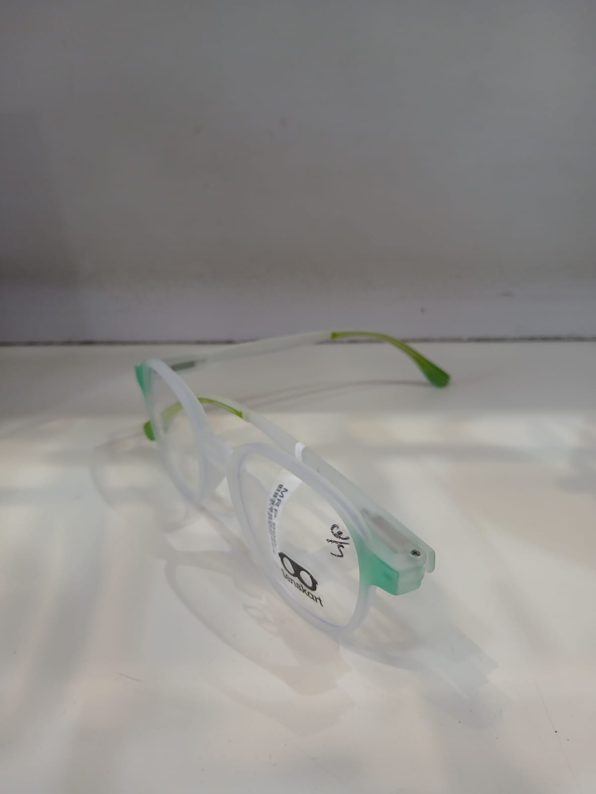 EYEGLASS - Green Thumbnail