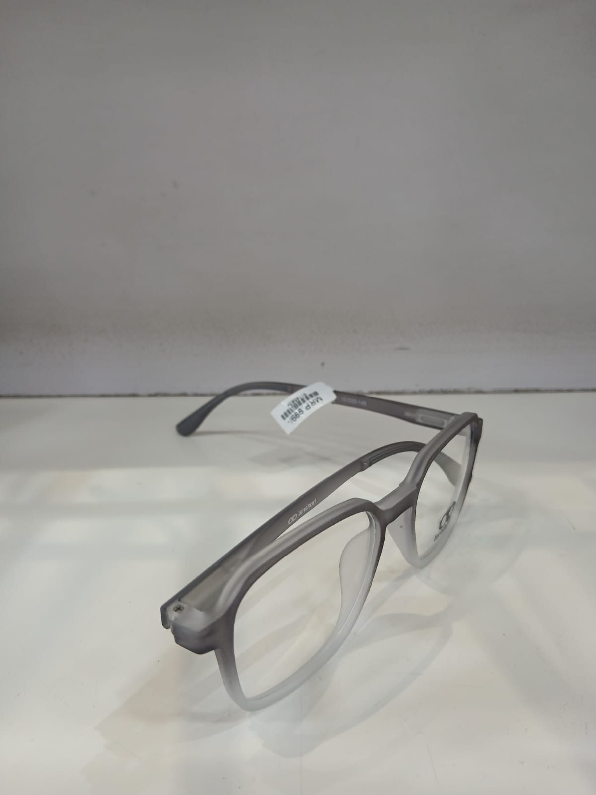EYEGLASS - Gray Thumbnail